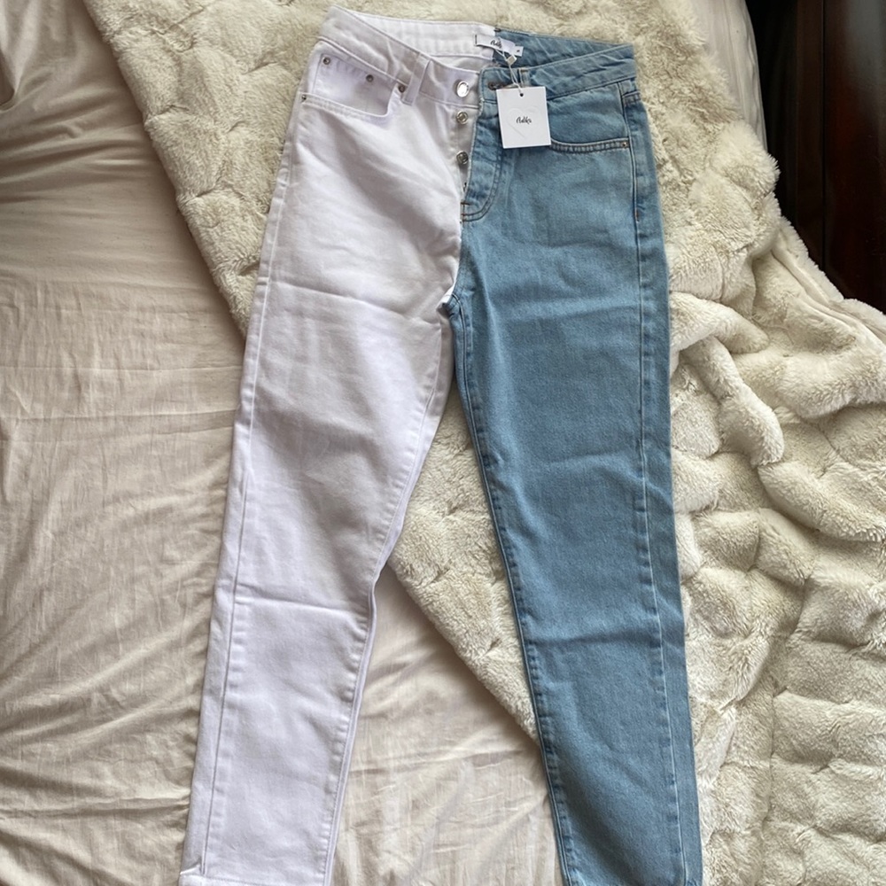 Mom jeans blue and white in style never worn brand new size small